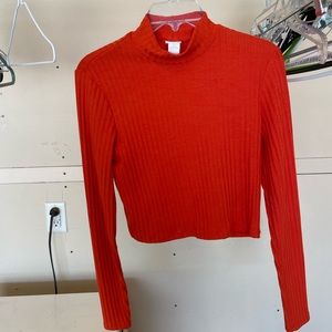 H&M light sweater crop with long sleeves